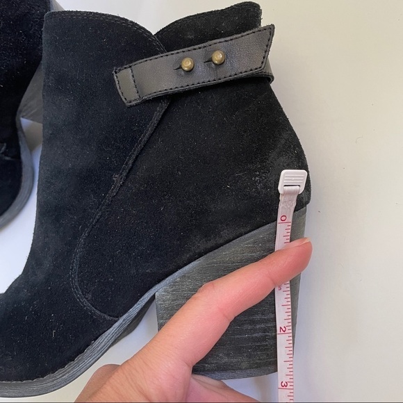 Black Leather Heeled Booties size 7.5 - Picture 2 of 9